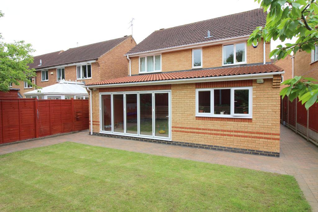 4 Bedroom Detached For Sale in Longcroft Drive, Barton Le Clay