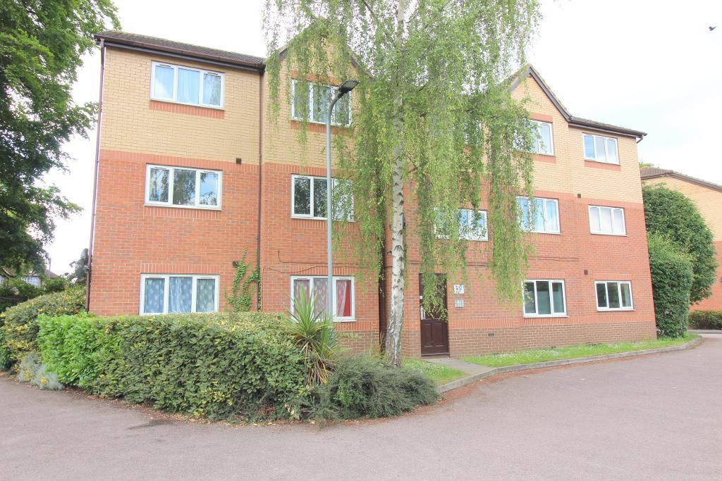 1 Bedroom Flat To Let in Simpson Close, Luton, Bedfordshire, LU4 9TP