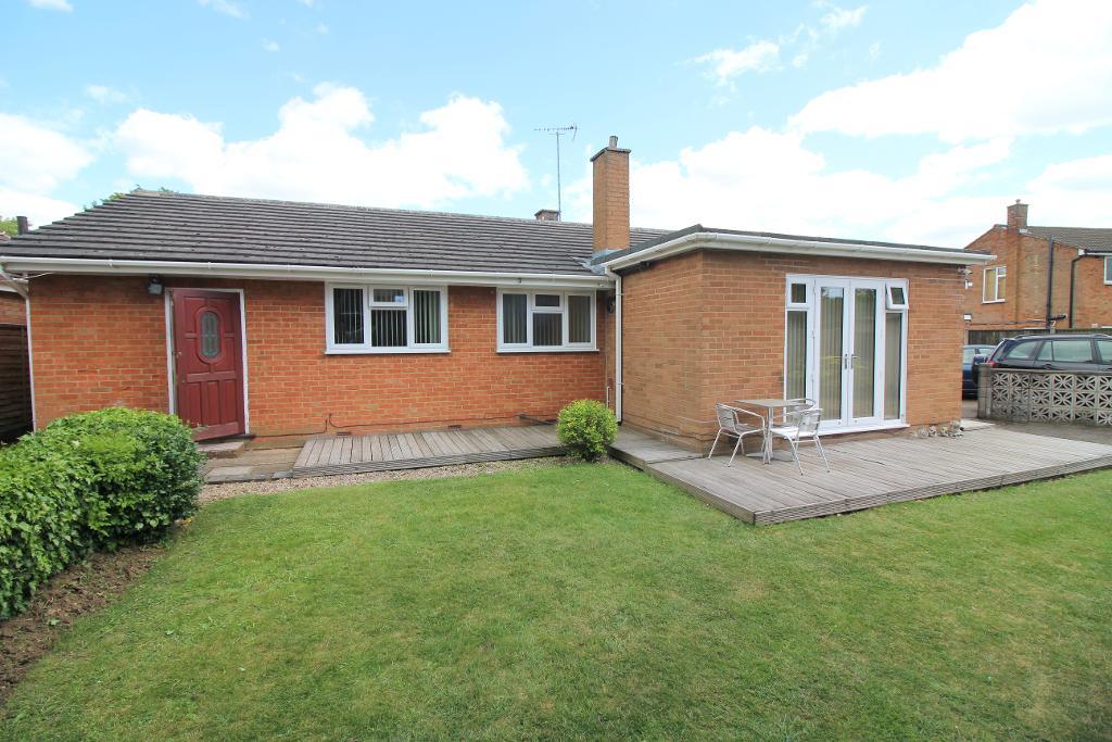 3 Bedroom Bungalow For Sale in Stopsley Way, Luton, Bedfordshire, LU2