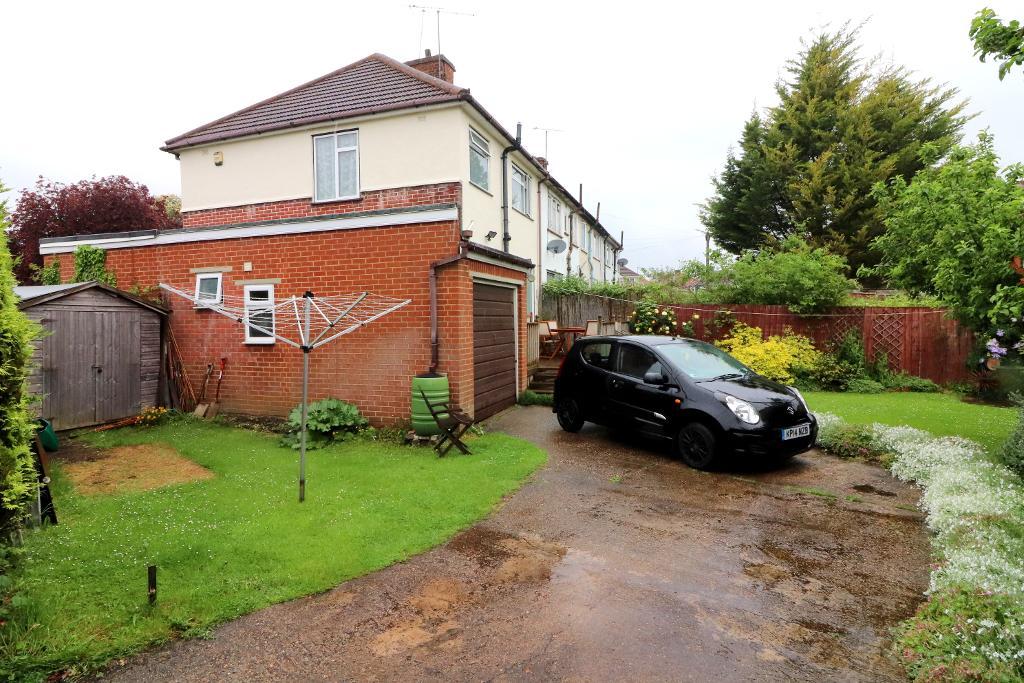 4 Bedroom SemiDetached For Sale in Willow Way, Luton, Bedfordshire