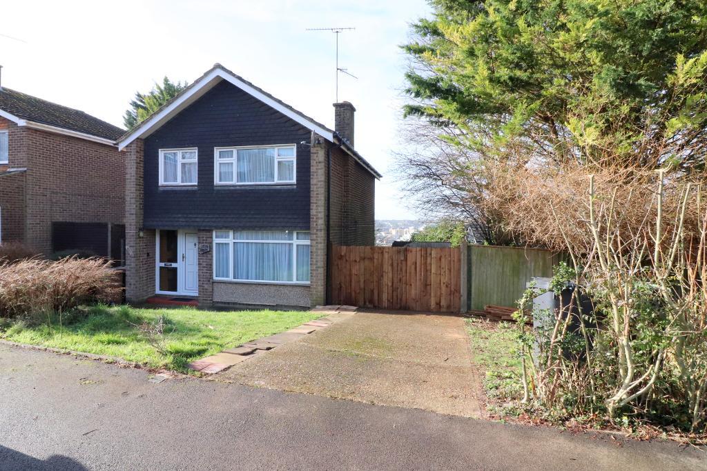 3 Bedroom Detached For Sale in Ketton Close, Luton, Bedfordshire, LU2