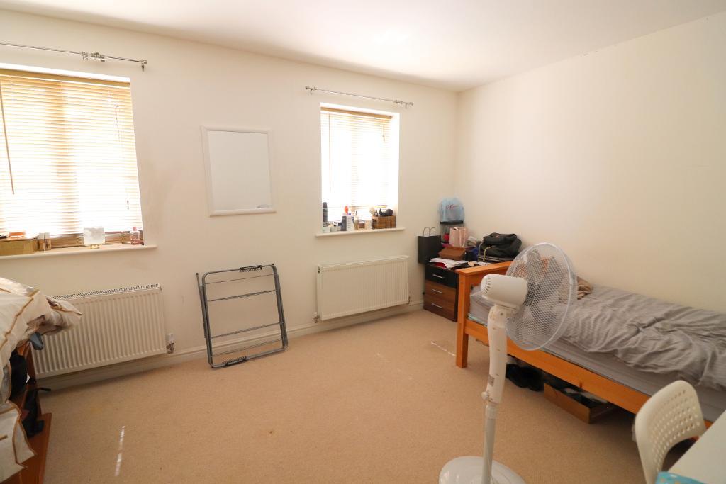 4 Bedroom SemiDetached For Sale in Oakley Gardens, Luton, Bedfordshire