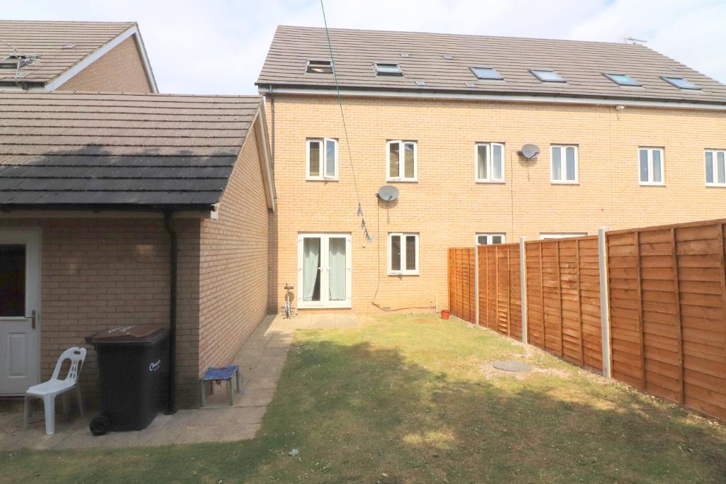 4 Bedroom SemiDetached For Sale in Oakley Gardens, Luton, Bedfordshire
