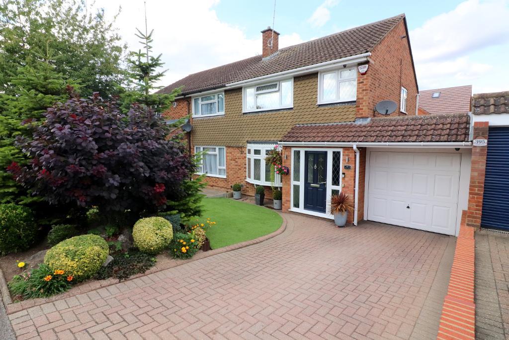 3 Bedroom SemiDetached For Sale in Turnpike Drive, Luton, Bedfordshire