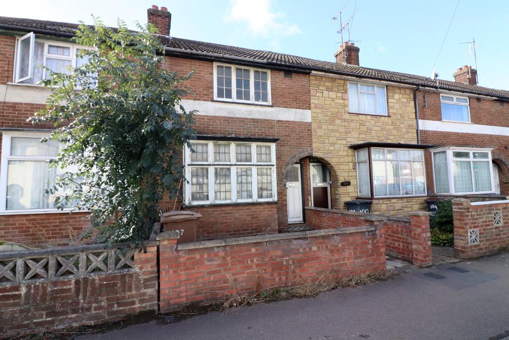 2 Bedroom Terraced For Sale in Connaught Road, Luton, Bedfordshire, LU4