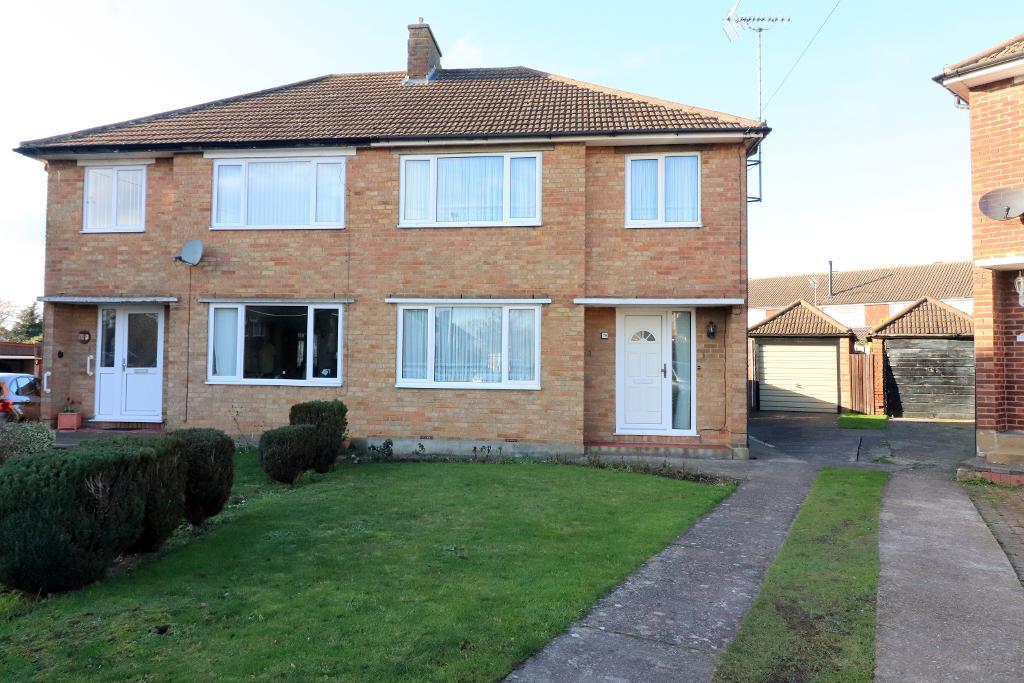 3 Bedroom SemiDetached For Sale in Cranbrook Drive, Luton