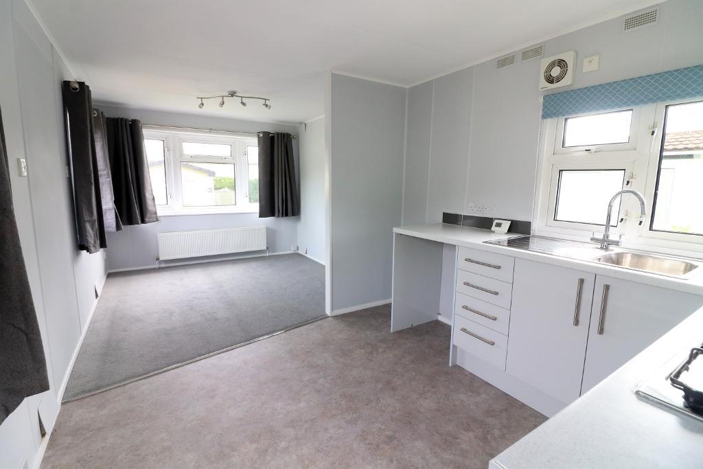 1 Bedroom Park Home To Let in Castle Hill Road, Totternhoe, Dunstable