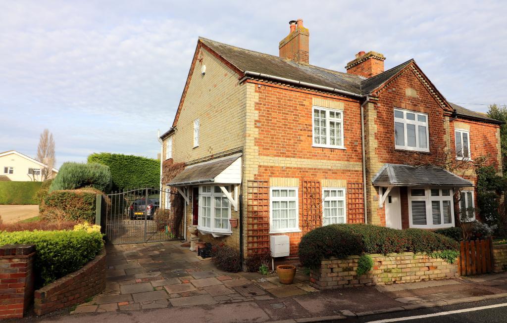 Manor Road, Barton Le Clay, Bedfordshire, MK45 4NR