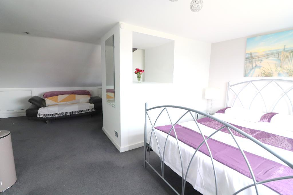 4 Bedroom SemiDetached For Sale in Swifts Green Road, Luton