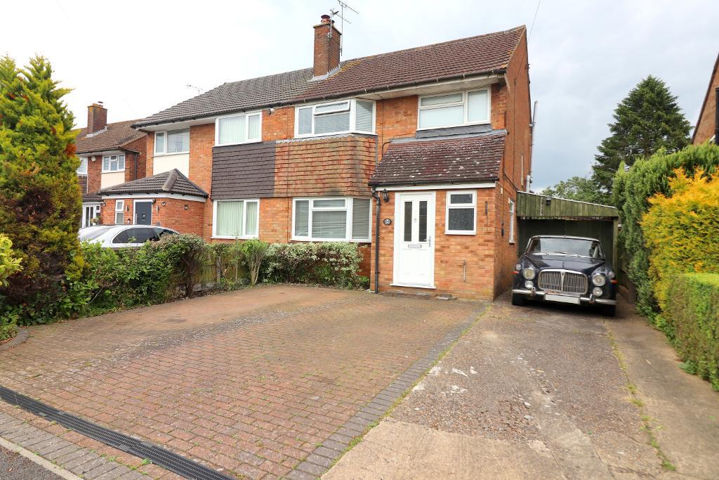 4 Bedroom SemiDetached For Sale in Swifts Green Road, Luton