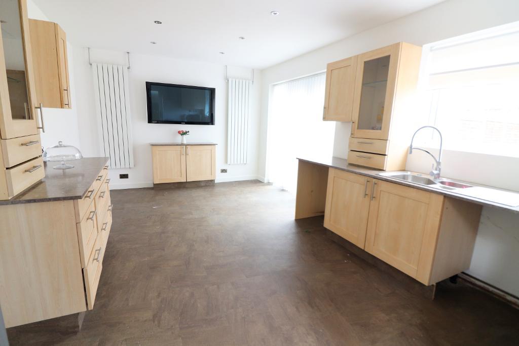 4 Bedroom SemiDetached For Sale in Swifts Green Road, Luton