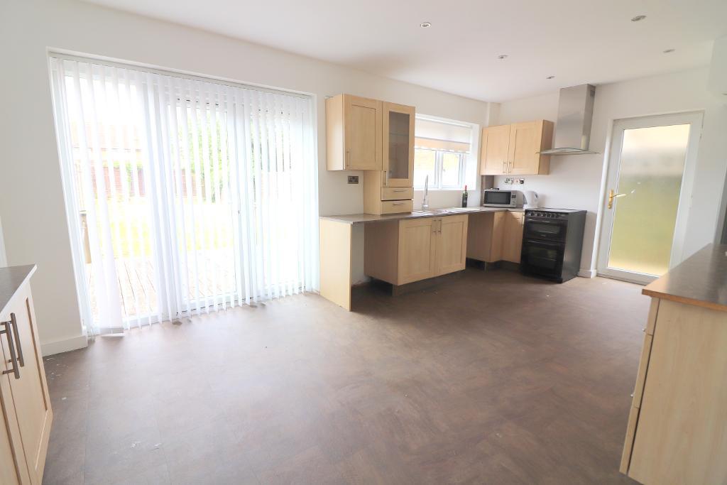 4 Bedroom SemiDetached For Sale in Swifts Green Road, Luton