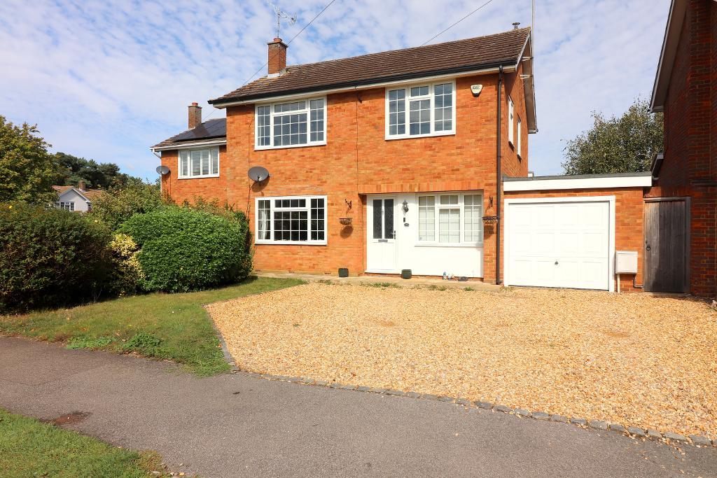 Holly Walk, Silsoe, Bedfordshire, MK45 4EB