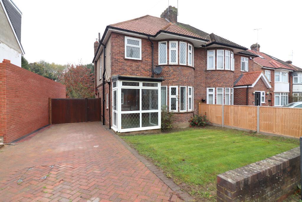 Manton Drive, Luton, Bedfordshire, LU2 7DJ