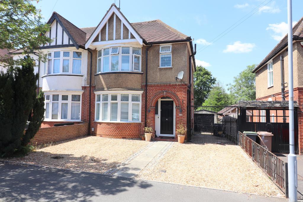 Wychwood Avenue, Luton, Bedfordshire, LU2 7HT