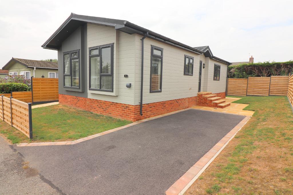 Castle Hill Road, Totternhoe, Bedfordshire, LU6 1QH