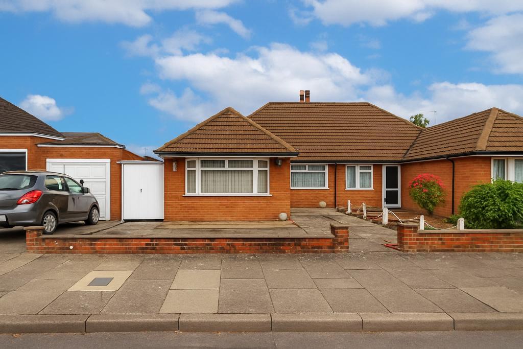 Homedale Drive, Luton, Bedfordshire, LU4 9TE