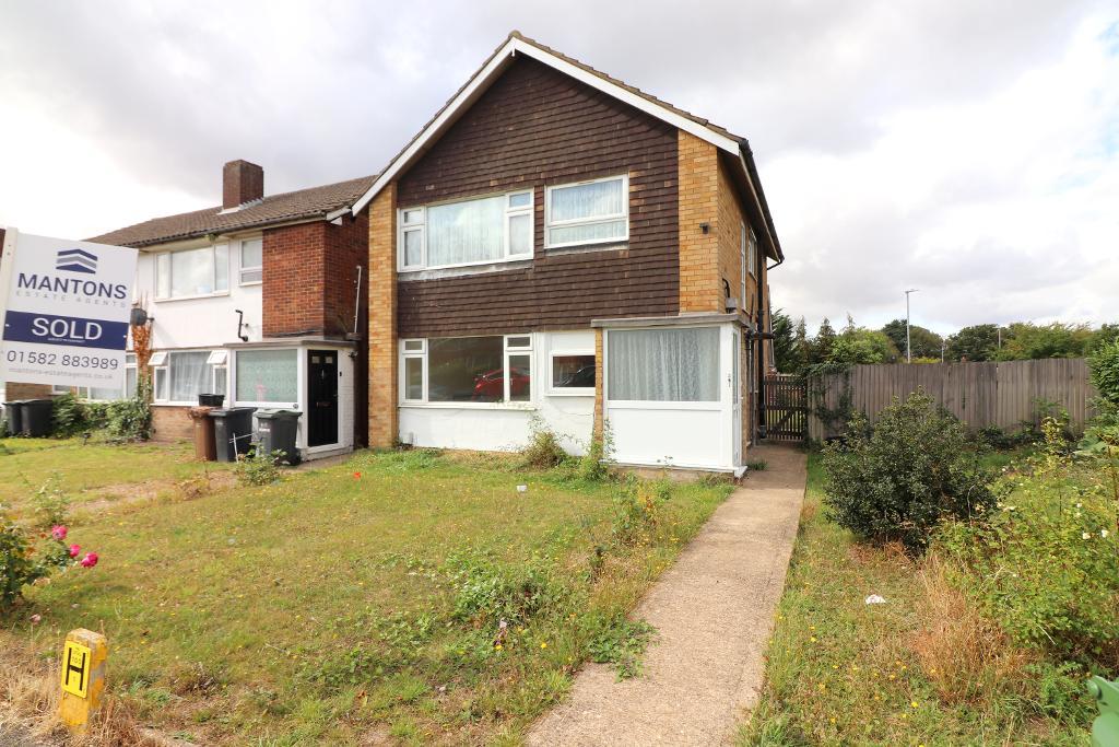 Birchen Grove, Luton, Bedfordshire, LU2 7TS