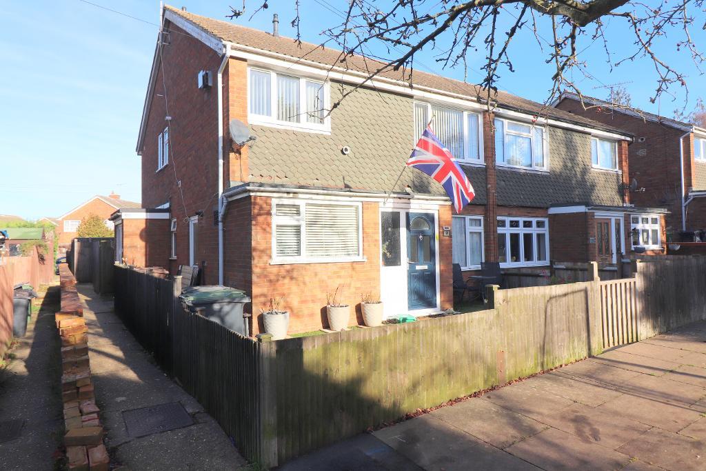 Kinross Crescent, Luton, Bedfordshire, LU3 3JT