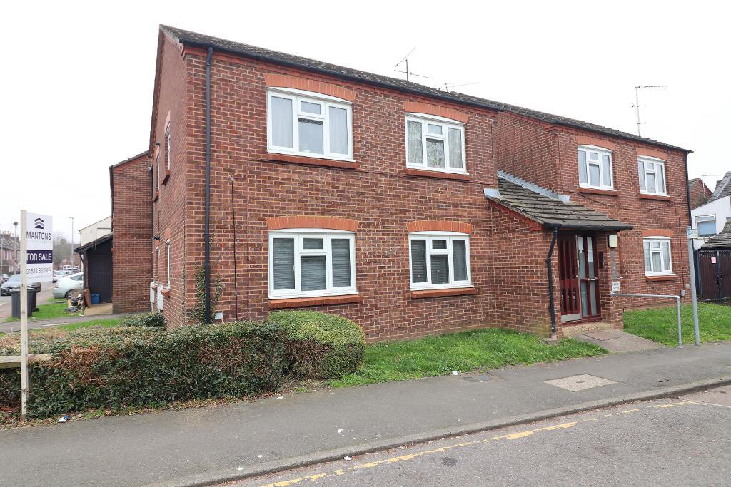 Cobden Street, Luton, Bedfordshire, LU2 0NG