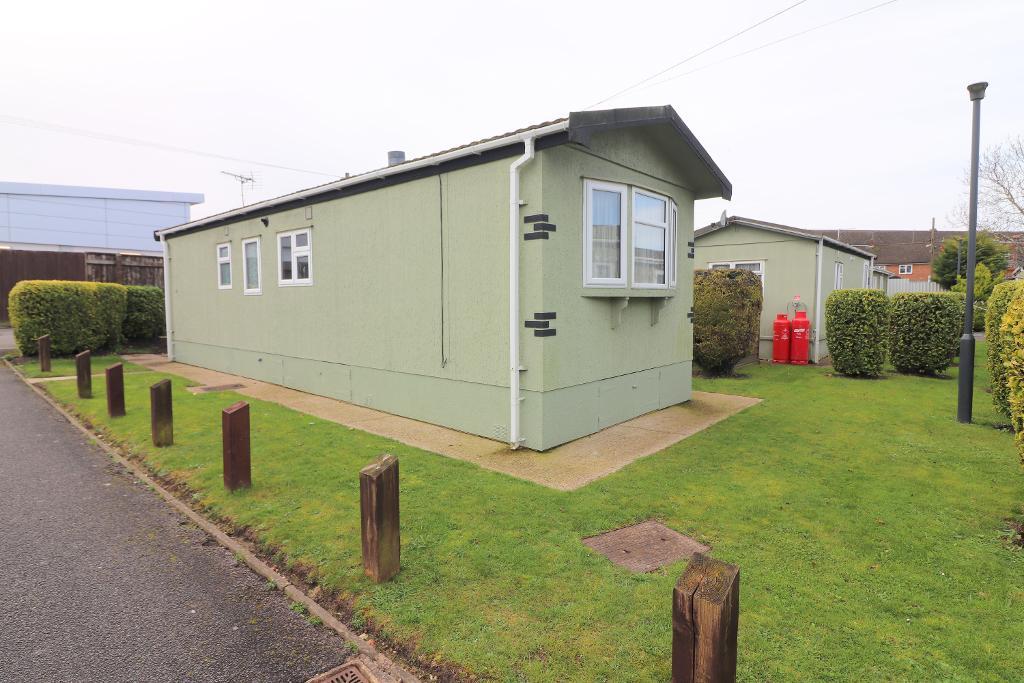 Nursery Road, Luton, Bedfordshire, LU3 2RQ