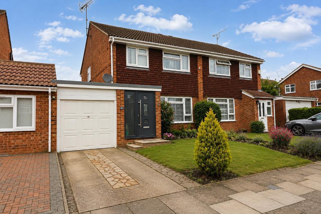 Ringwood Road, Luton, Bedfordshire, LU2 7BG