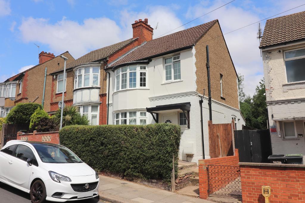Richmond Hill, Luton, Bedfordshire, LU2 7JG