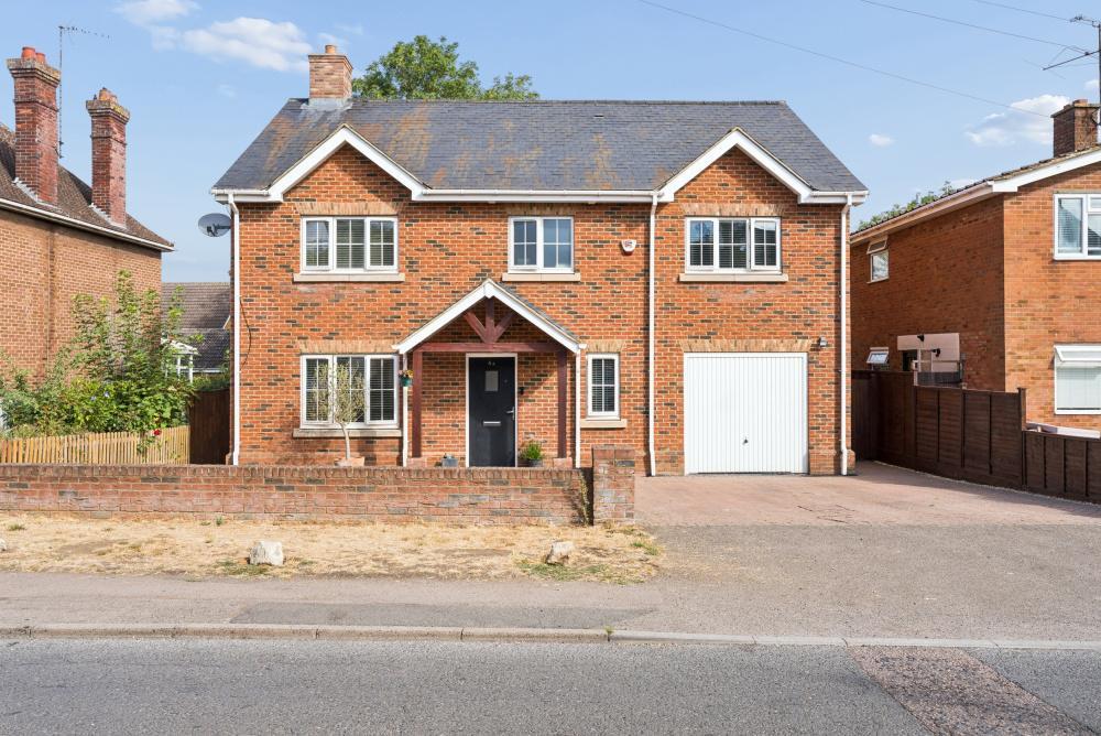 Sharpenhoe Road, Barton Le Clay, Bedfordshire, MK45 4SD